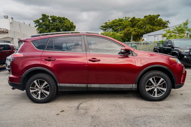 
								2018 Toyota RAV4 XLE Sport Utility 4D full									