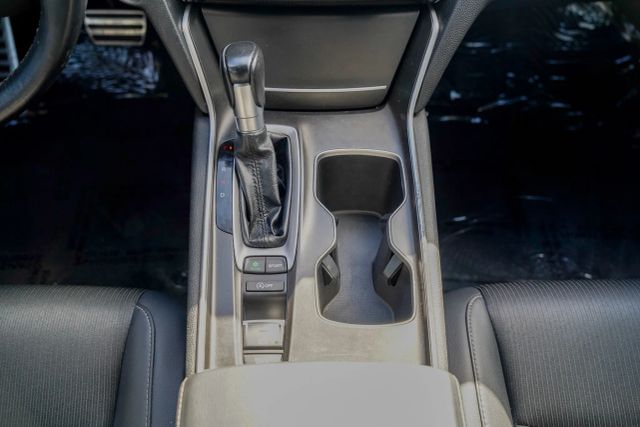 
								2021 Honda Accord Sport Sedan 4D full									