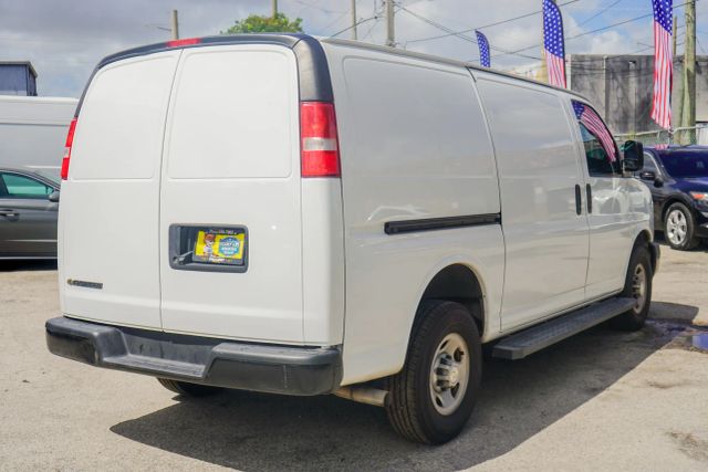 
								2021 Chevrolet Express 2500 Cargo Regular Van 3D full									
