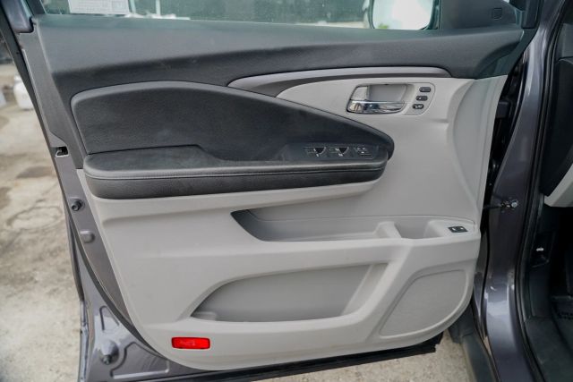 
								2020 Honda Pilot EX-L Sport Utility 4D full									