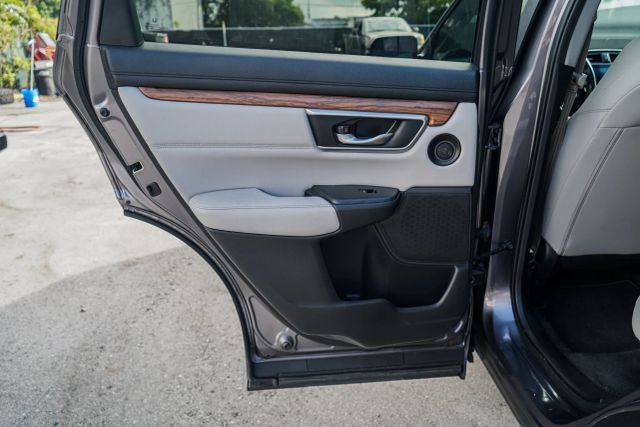 
								2020 Honda CR-V EX-L Sport Utility 4D full									