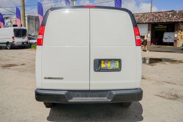 
								2021 Chevrolet Express 2500 Cargo Regular Van 3D full									