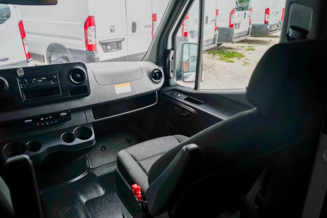 
								2023 Mercedes-Benz Sprinter 2500 Cargo High Roof w/170  WB Van 3D full									