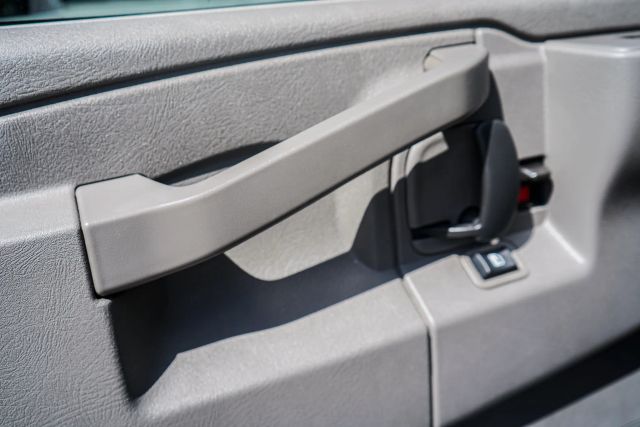 
								2017 Chevrolet Express 2500 Cargo Extended Van 3D full									