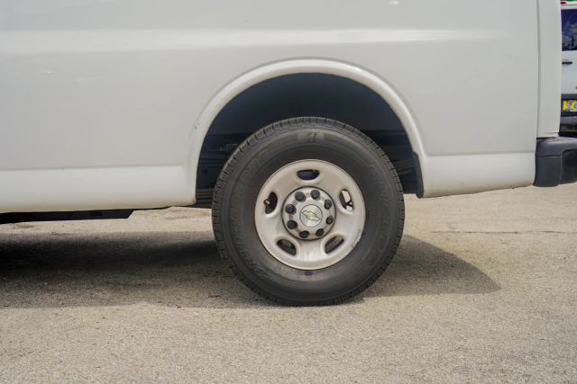 
								2021 Chevrolet Express 2500 Cargo Regular Van 3D full									