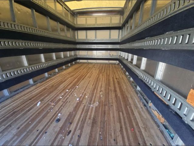 
								2020 Chevrolet Express Commercial Cutaway Cutaway Van 2D full									