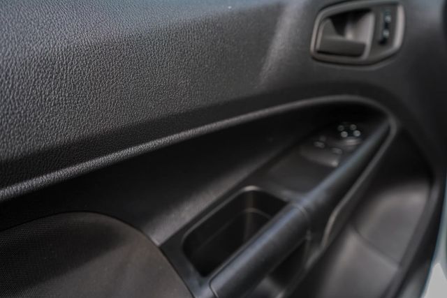 
								2016 Ford Transit Connect Cargo XL Van 4D full									