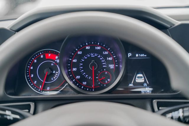 
								2023 Hyundai Elantra SE Sedan 4D full									