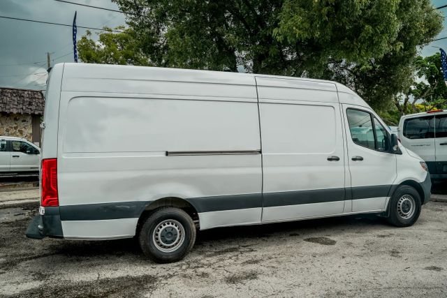 
								2023 Mercedes-Benz Sprinter 2500 Cargo High Roof w/170  WB Van 3D full									
