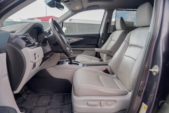 
								2020 Honda Pilot EX-L Sport Utility 4D full									