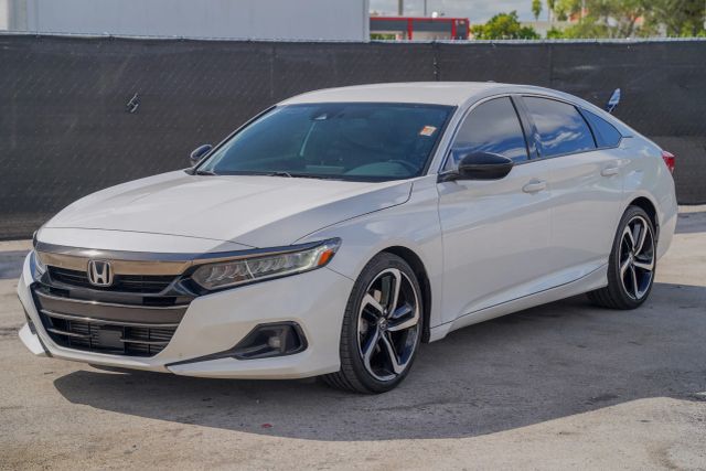
								2021 Honda Accord Sport Sedan 4D full									
