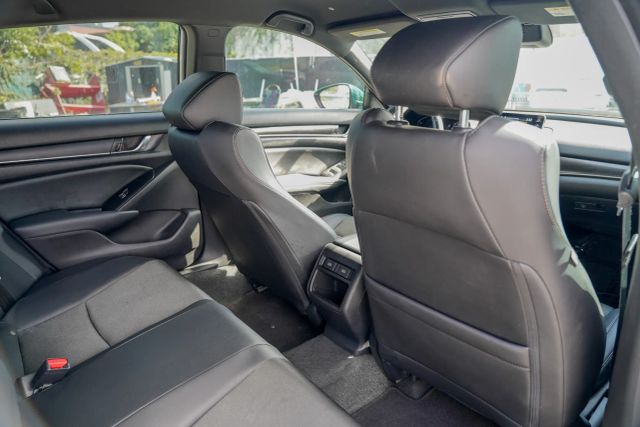 
								2021 Honda Accord Sport Sedan 4D full									