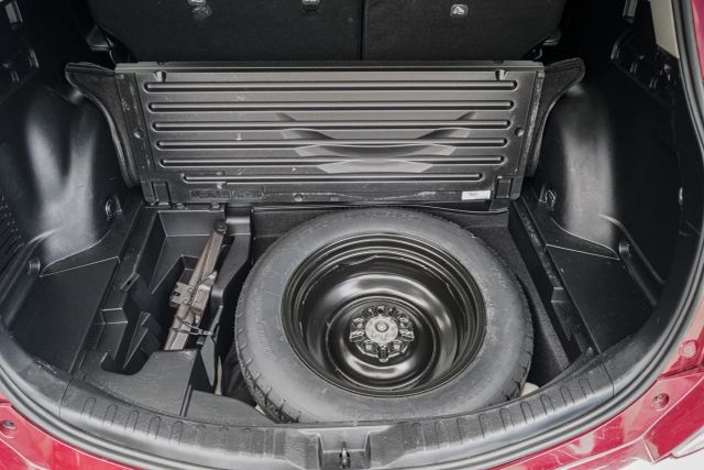 
								2018 Toyota RAV4 XLE Sport Utility 4D full									