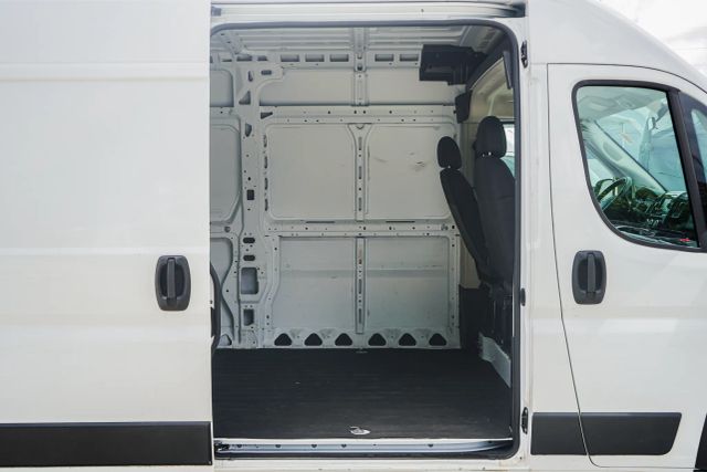 
								2021 Ram ProMaster Cargo Van 2500 High Roof Van 3D full									