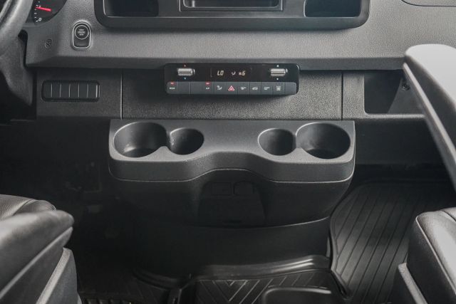 
								2021 Mercedes-Benz Sprinter 2500 Passenger High Roof w/144  WB Van 3D full									