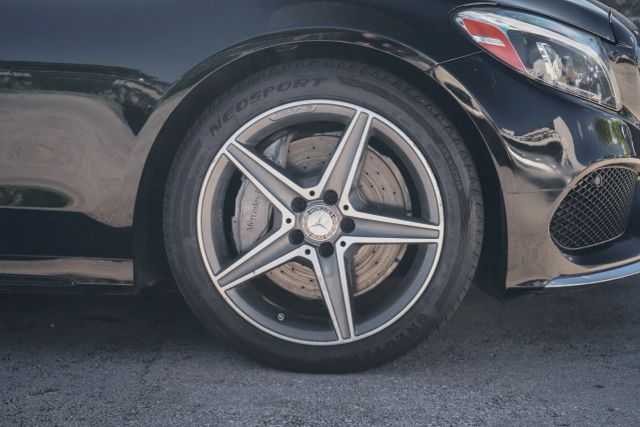 
								2017 Mercedes-Benz C-Class C 300 4MATIC Sedan 4D full									