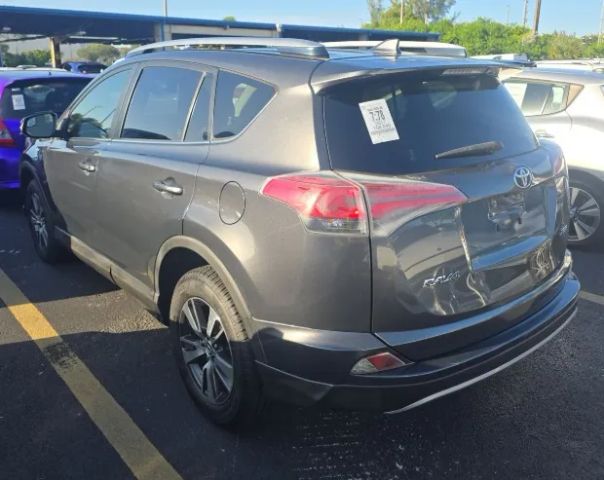 
								2017 Toyota RAV4 XLE Sport Utility 4D full									