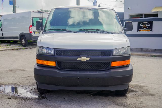 
								2021 Chevrolet Express 2500 Cargo Regular Van 3D full									