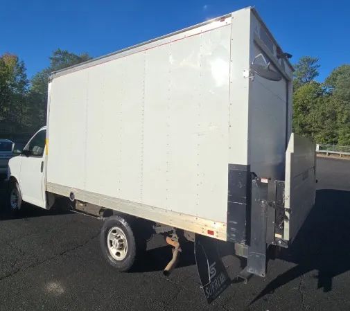 
								2020 Chevrolet Express Commercial Cutaway Cutaway Van 2D full									