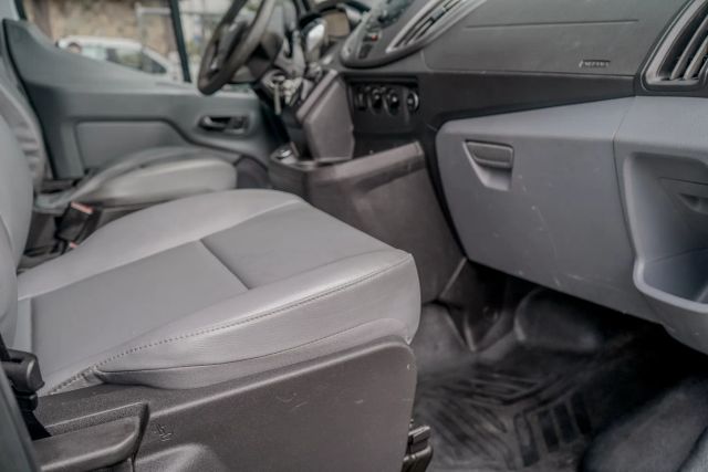 
								2017 Ford Transit 250 Van Low Roof w/60/40 Side Door w/RWB Van 3D full									