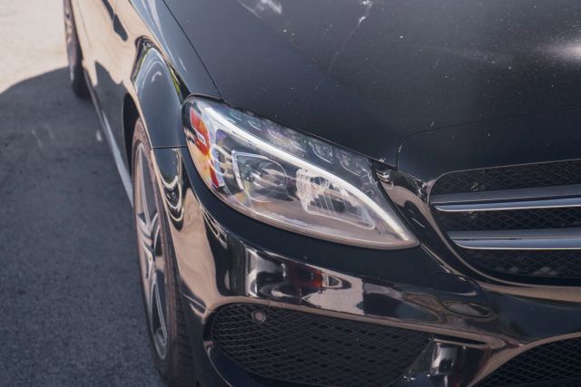 
								2017 Mercedes-Benz C-Class C 300 4MATIC Sedan 4D full									