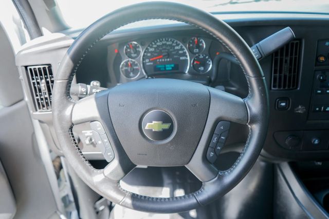 
								2021 Chevrolet Express 2500 Cargo Regular Van 3D full									