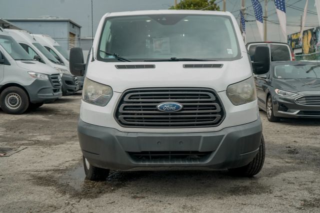 
								2017 Ford Transit 250 Van Low Roof w/60/40 Side Door w/RWB Van 3D full									