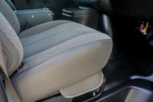 
								2017 Chevrolet Express 2500 Cargo Extended Van 3D full									