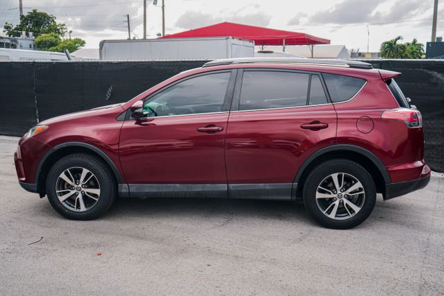 
								2018 Toyota RAV4 XLE Sport Utility 4D full									