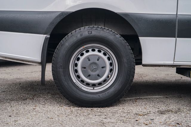 
								2021 Mercedes-Benz Sprinter 2500 Passenger High Roof w/144  WB Van 3D full									