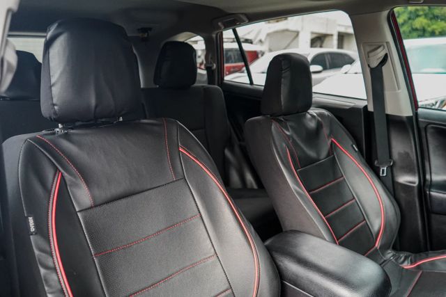 
								2018 Toyota RAV4 XLE Sport Utility 4D full									