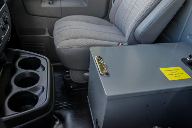 
								2017 Chevrolet Express 2500 Cargo Extended Van 3D full									