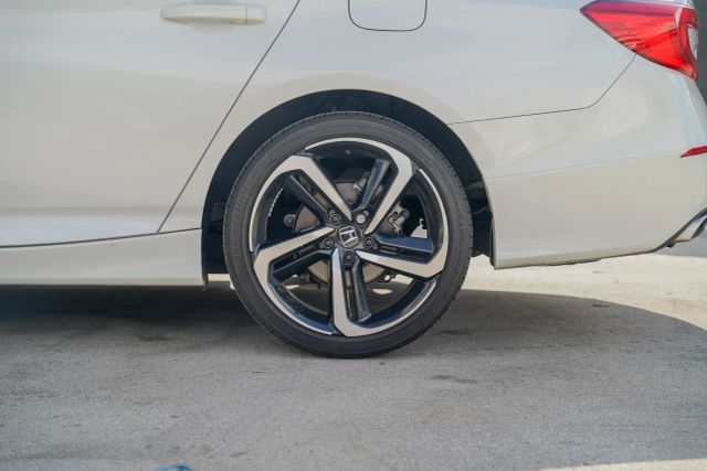 
								2021 Honda Accord Sport Sedan 4D full									