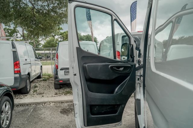 
								2023 Mercedes-Benz Sprinter 2500 Cargo High Roof w/170  WB Van 3D full									