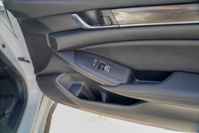 
								2021 Honda Accord Sport Sedan 4D full									