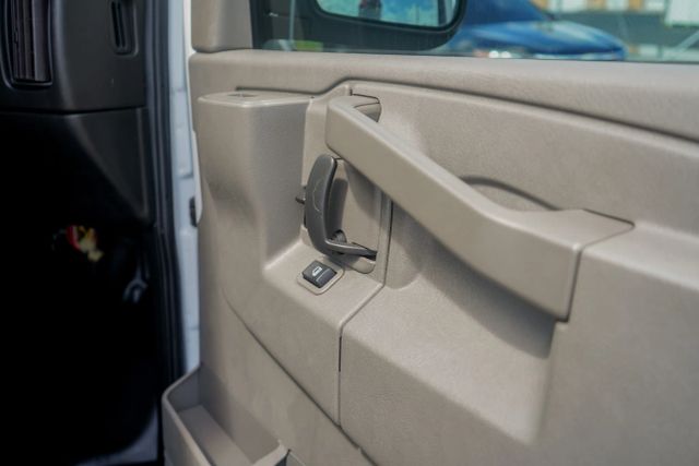 
								2021 Chevrolet Express 2500 Cargo Regular Van 3D full									