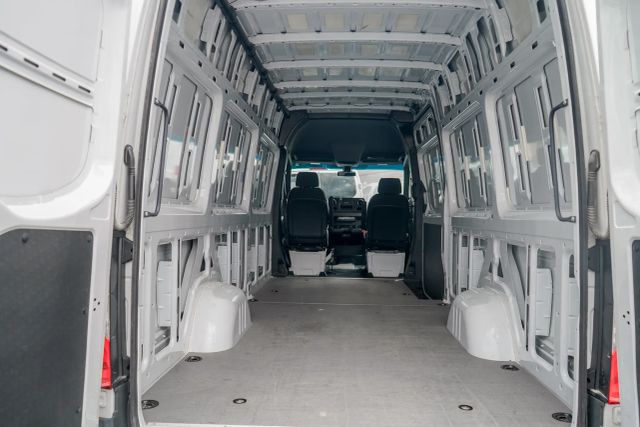 
								2023 Mercedes-Benz Sprinter 2500 Cargo High Roof w/170  WB Van 3D full									