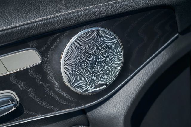 
								2017 Mercedes-Benz C-Class C 300 4MATIC Sedan 4D full									