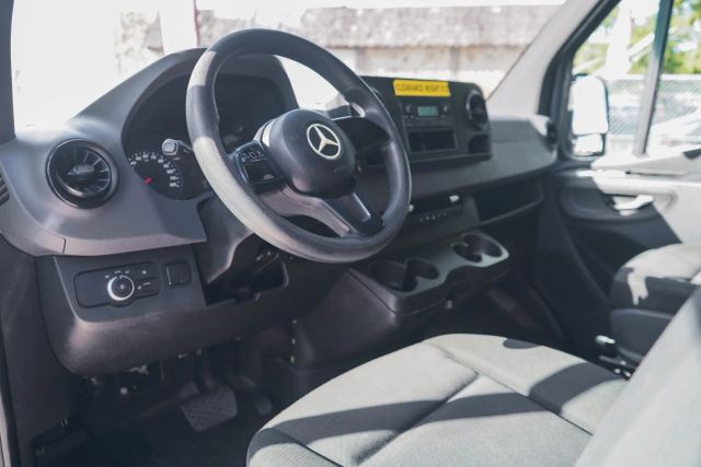 
								2019 Mercedes-Benz Sprinter 2500 Cargo High Roof w/170  WB Van 3D full									