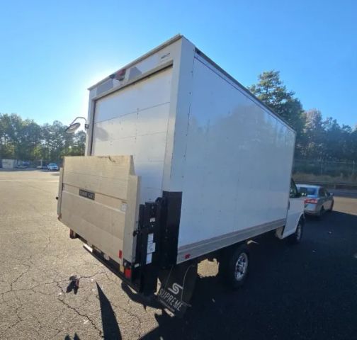 
								2020 Chevrolet Express Commercial Cutaway Cutaway Van 2D full									