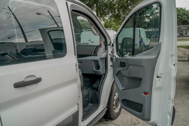 
								2017 Ford Transit 250 Van Low Roof w/60/40 Side Door w/RWB Van 3D full									