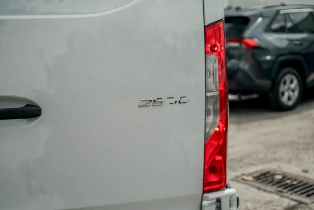 
								2023 Mercedes-Benz Sprinter 2500 Cargo High Roof w/170  WB Van 3D full									