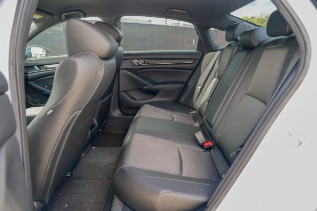 
								2021 Honda Accord Sport Sedan 4D full									