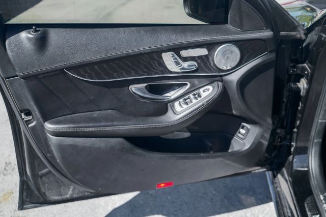 
								2017 Mercedes-Benz C-Class C 300 4MATIC Sedan 4D full									