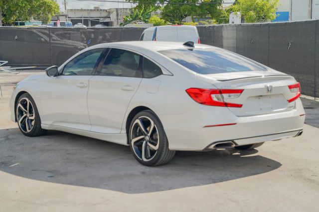 
								2021 Honda Accord Sport Sedan 4D full									