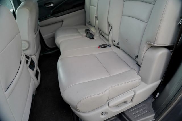 
								2020 Honda Pilot EX-L Sport Utility 4D full									