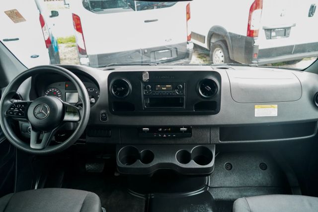 
								2023 Mercedes-Benz Sprinter 2500 Cargo High Roof w/170  WB Van 3D full									