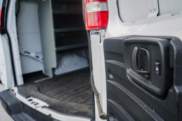 
								2017 Chevrolet Express 2500 Cargo Extended Van 3D full									