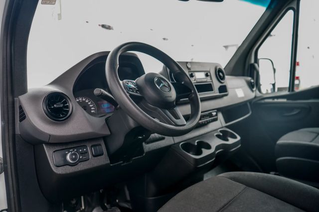 
								2023 Mercedes-Benz Sprinter 2500 Cargo High Roof w/170  WB Van 3D full									