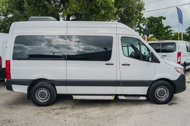 
								2021 Mercedes-Benz Sprinter 2500 Passenger High Roof w/144  WB Van 3D full									